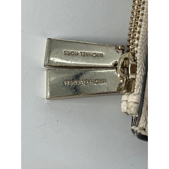 MICHAEL KORS, LARGE IVORY PEBBLED LEATHER WALLET - Picture 15 of 16